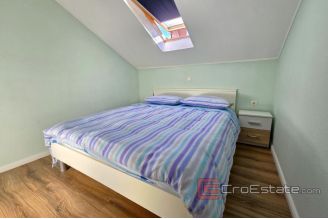 014 2029 71 Rogoznica Apartment house with a sea view for sale