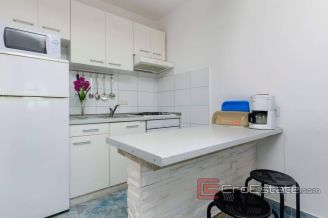 014 2029 71 Rogoznica Apartment house with a sea view for sale