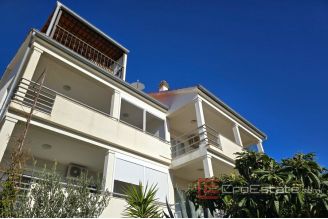 014 2029 71 Rogoznica Apartment house with a sea view for sale