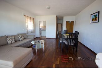 008 2030 66 Ciovo Apartment with a sea view for sale