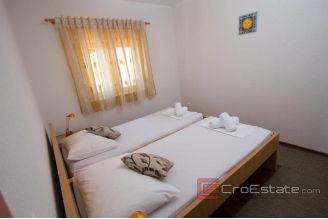 008 2030 66 Ciovo Apartment with a sea view for sale