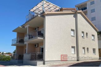 008 2030 66 Ciovo Apartment with a sea view for sale