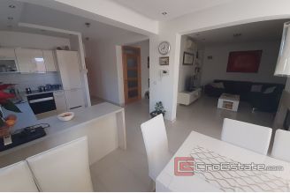 013 2016 592 Zadar House with pool and a sea view for sale