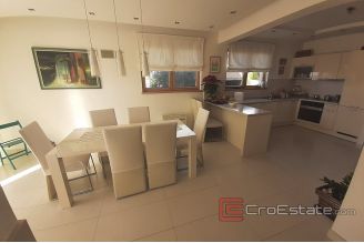 013 2016 592 Zadar House with pool and a sea view for sale
