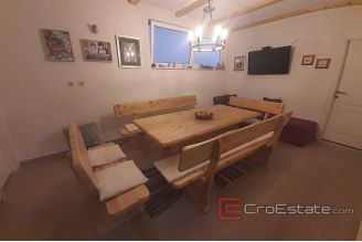 013 2016 592 Zadar House with pool and a sea view for sale