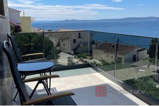 013 2035 136 Ciovo Luxury villa with a pool near the sea for sale