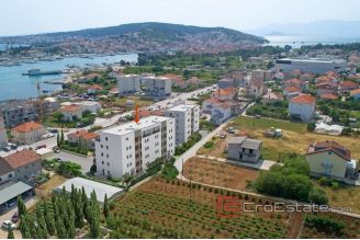 017 2035 137 Trogir apartments with a sea view for sale