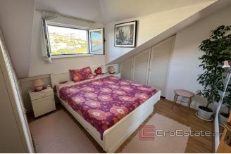 013 2036 88 Split Znjan Two bedroom apartment with a sea view for sale