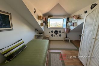 013 2036 88 Split Znjan Two bedroom apartment with a sea view for sale