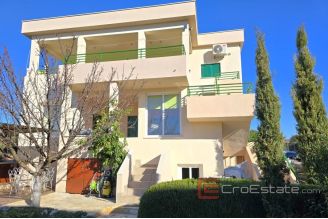 007 2029 72 Rogoznica Detached apartment house with a sea view for sale