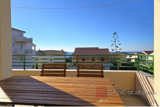 007 2029 72 Rogoznica Detached apartment house with a sea view for sale