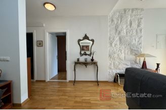 013 2036 91 Split Meje Tvo bedroom apartment on the ground floor for rent