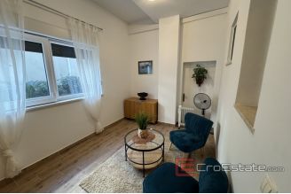 013 2036 91 Split Meje Tvo bedroom apartment on the ground floor for rent