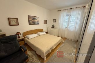 013 2036 91 Split Meje Tvo bedroom apartment on the ground floor for rent