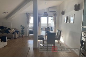 010 2026 105 Opatija Three bedroom apartment with pool and a sea view for sale