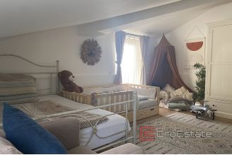 010 2026 105 Opatija Three bedroom apartment with pool and a sea view for sale