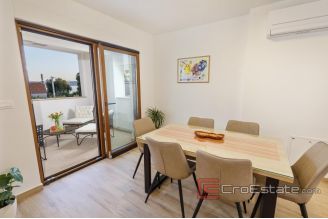 018 2031 109 Kastela Luxury villa with a sea view for sale