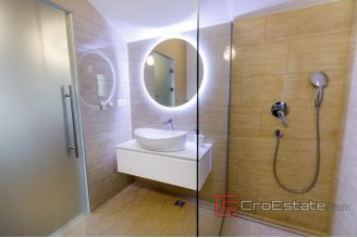 018 2031 109 Kastela Luxury villa with a sea view for sale