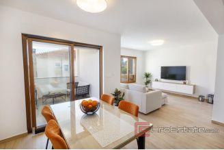 018 2031 109 Kastela Luxury villa with a sea view for sale