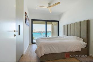 019 2022 376 trogir two bedroom apartment first row to the sea sale