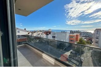 011 2022 382 Split Visoka two story apartment with a sea view for sale