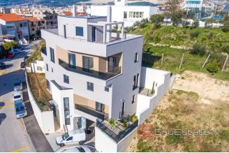 007 2022 383 Split Visoka two story apartment for sale