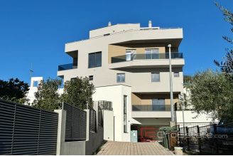 007 2022 383 Split Visoka two story apartment for sale