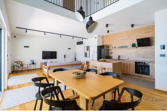 017 2026 107 Island of Brac House with pool and a sea view for sale