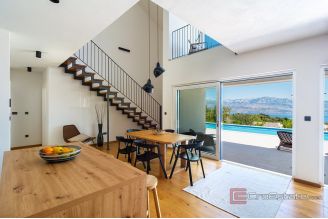 017 2026 107 Island of Brac House with pool and a sea view for sale