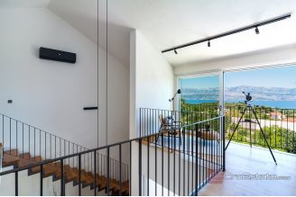 017 2026 107 Island of Brac House with pool and a sea view for sale