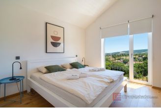 017 2026 107 Island of Brac House with pool and a sea view for sale