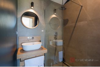 017 2026 107 Island of Brac House with pool and a sea view for sale