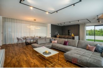 020 2026 109 Crikvenica Luxury villa with a pool and a sea view for sale