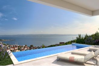 010 2022 389 Omis villa with pool for sale1