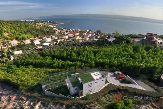 010 2022 389 Omis villa with pool for sale1