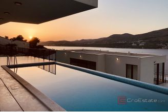 016 5030 30d Ciovo newly built villa with pool for sale