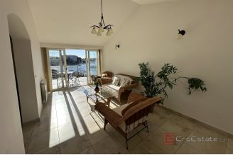 011 2043 102 Zadar Apartment house first row to the sea for sale