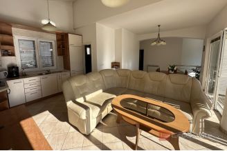 011 2043 102 Zadar Apartment house first row to the sea for sale