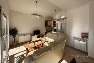 011 2043 102 Zadar Apartment house first row to the sea for sale