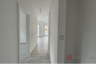 018 2035 144 Ciovo Two bedroom apatment near the sea for sale