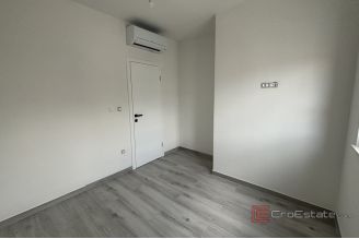 018 2035 144 Ciovo Two bedroom apatment near the sea for sale