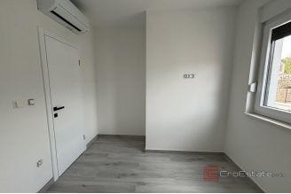 018 2035 144 Ciovo Two bedroom apatment near the sea for sale