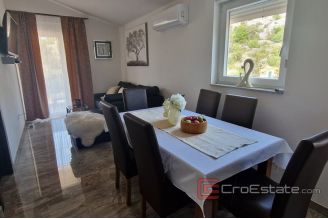 012 2031 144 Rogoznica Apartment house with sea view for sale