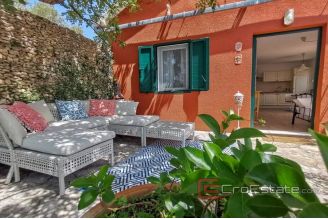 015 2021 370 trogir house first row to the sea for sale