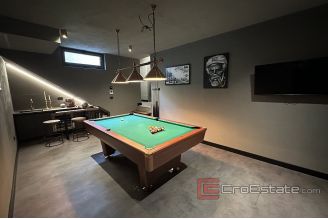 014 2043 106 Zadar Property with two residental buildings for sale