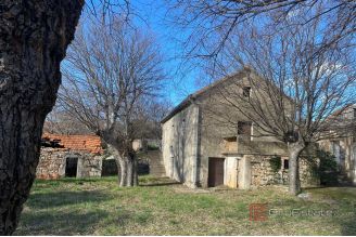 005 2030 70 Zadar Detached house for renovation for sale