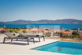 017 2043 98 Zadar Property with two residental buildings for sale