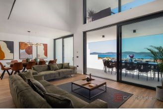 017 2043 98 Zadar Property with two residental buildings for sale