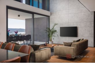 017 2043 98 Zadar Property with two residental buildings for sale