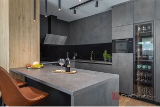 017 2043 98 Zadar Property with two residental buildings for sale